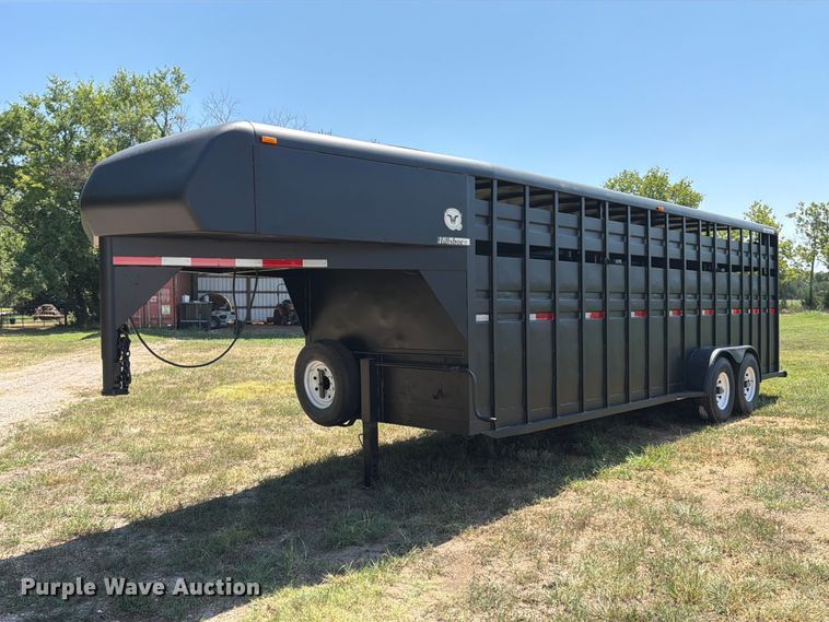 1999 Hillsboro livestock trailer