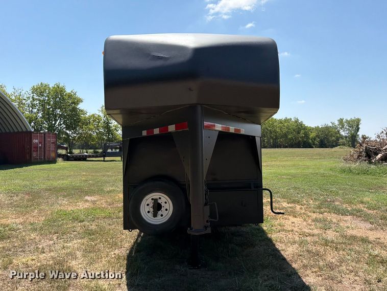 image for item MZ9830 1999 Hillsboro livestock trailer