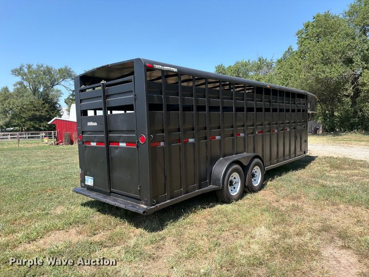 image for item MZ9830 1999 Hillsboro livestock trailer