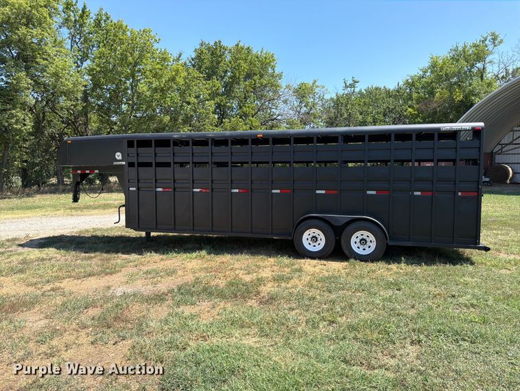 image for item MZ9830 1999 Hillsboro livestock trailer