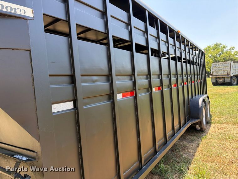 image for item MZ9830 1999 Hillsboro livestock trailer