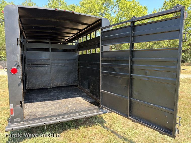 image for item MZ9830 1999 Hillsboro livestock trailer