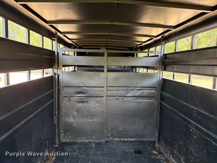 image for item MZ9830 1999 Hillsboro livestock trailer