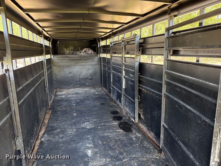 image for item MZ9830 1999 Hillsboro livestock trailer