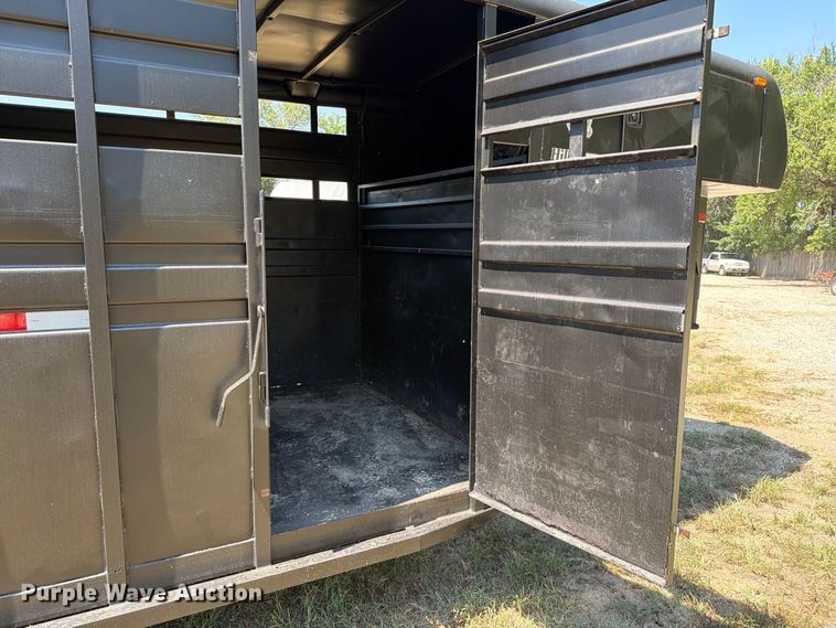 image for item MZ9830 1999 Hillsboro livestock trailer