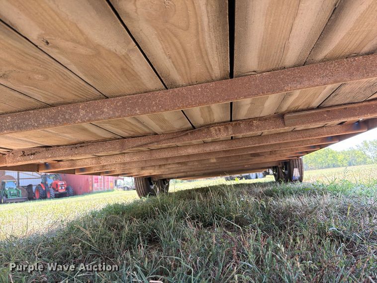 image for item MZ9830 1999 Hillsboro livestock trailer