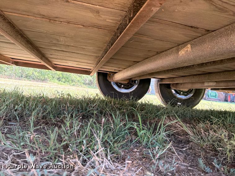 image for item MZ9830 1999 Hillsboro livestock trailer