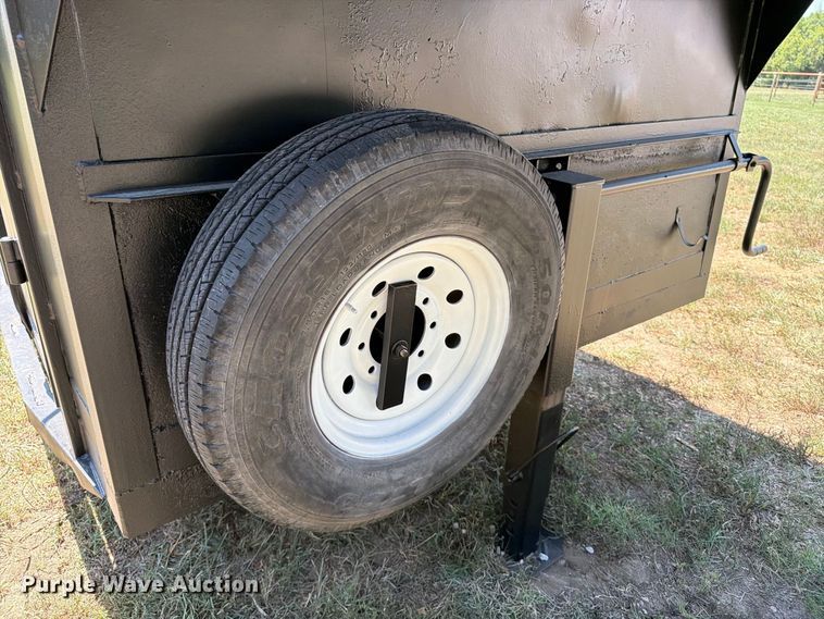 image for item MZ9830 1999 Hillsboro livestock trailer
