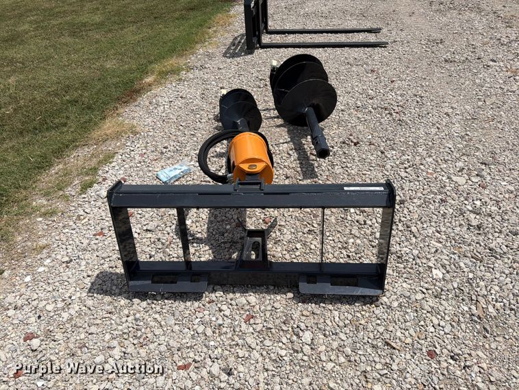 image for item MZ9925 2025 Wolverine ADB-13-1218R skid steer auger