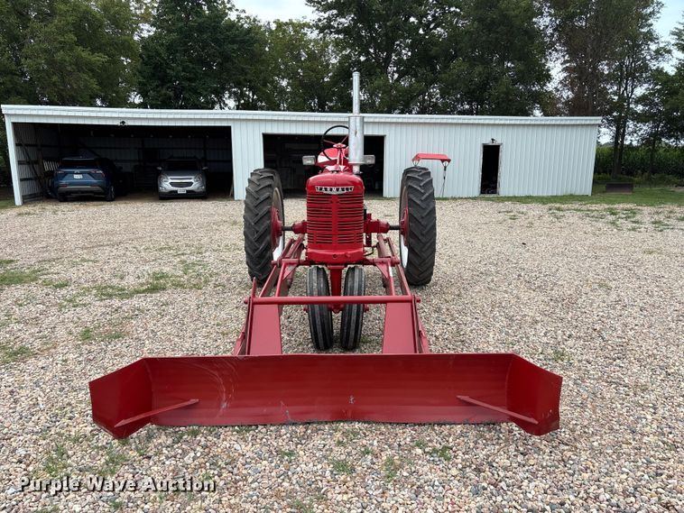 image for item NM9874 1946 McCormick Farmall H tractor