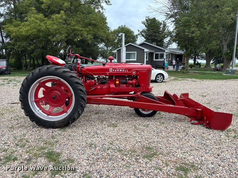 image for item NM9874 1946 McCormick Farmall H tractor