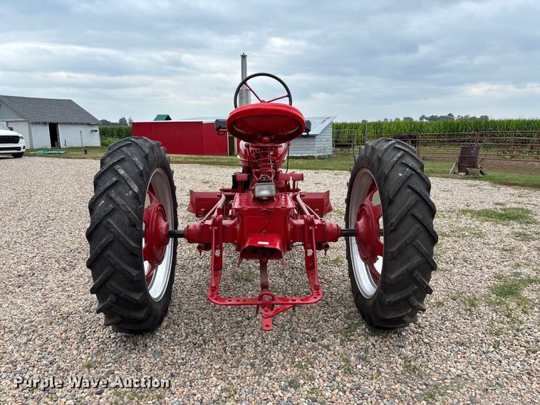 image for item NM9874 1946 McCormick Farmall H tractor