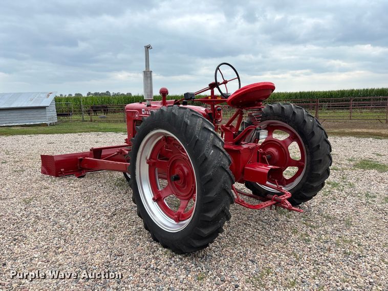 image for item NM9874 1946 McCormick Farmall H tractor