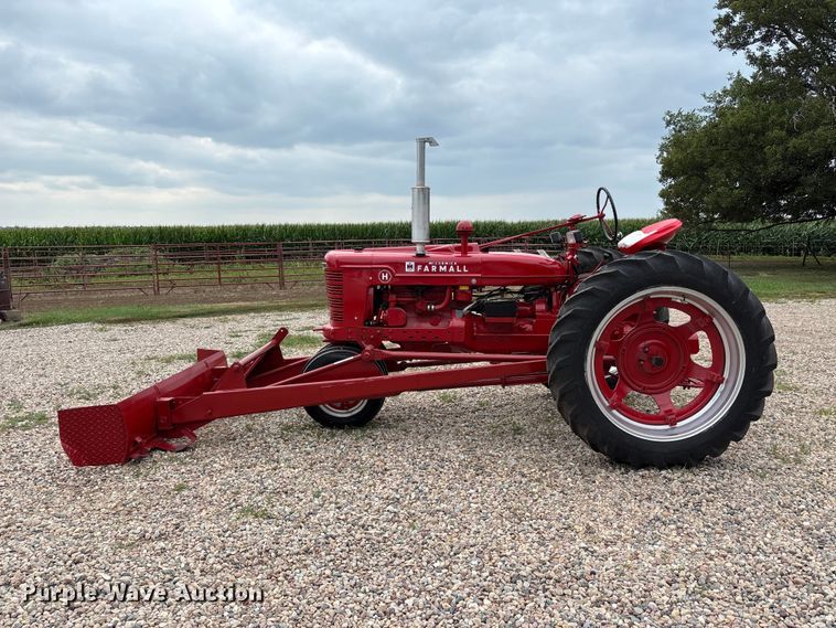 image for item NM9874 1946 McCormick Farmall H tractor