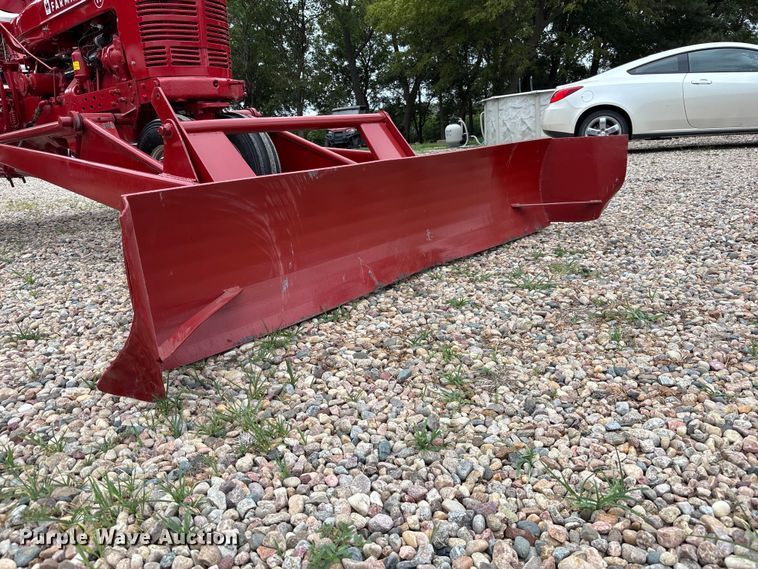 image for item NM9874 1946 McCormick Farmall H tractor