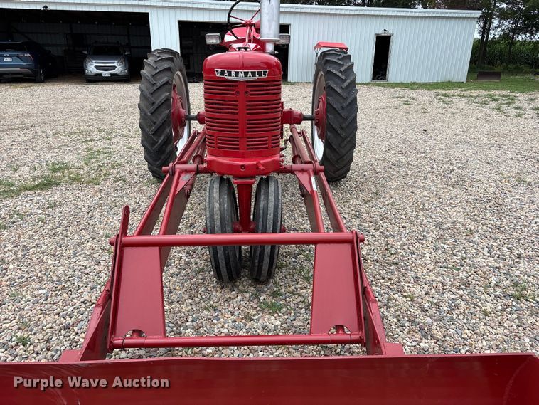 image for item NM9874 1946 McCormick Farmall H tractor