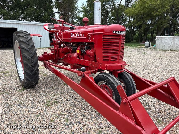 image for item NM9874 1946 McCormick Farmall H tractor