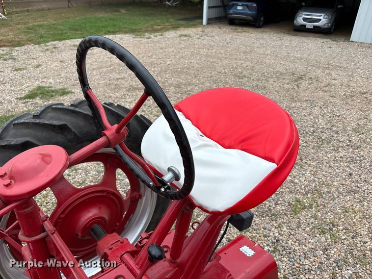 image for item NM9874 1946 McCormick Farmall H tractor