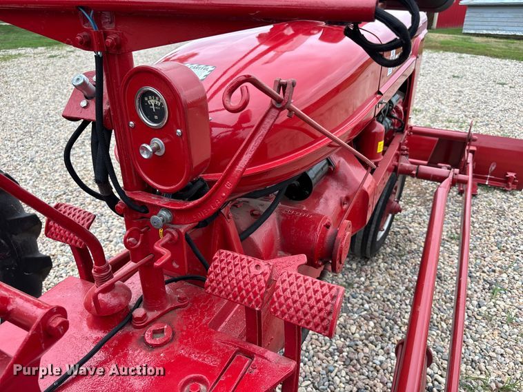 image for item NM9874 1946 McCormick Farmall H tractor