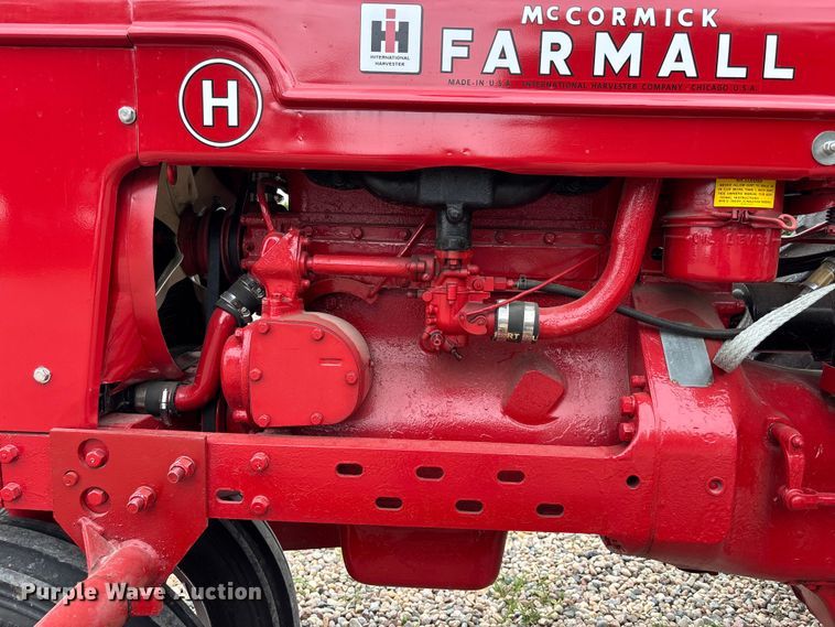 image for item NM9874 1946 McCormick Farmall H tractor