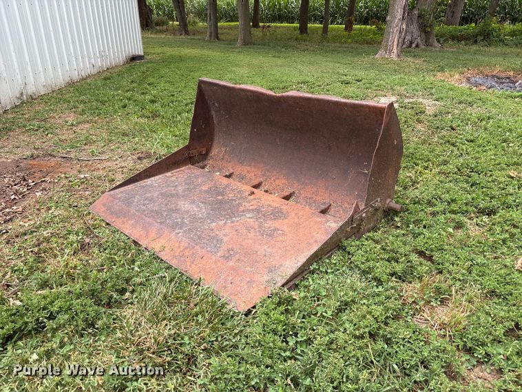 image for item NM9874 1946 McCormick Farmall H tractor