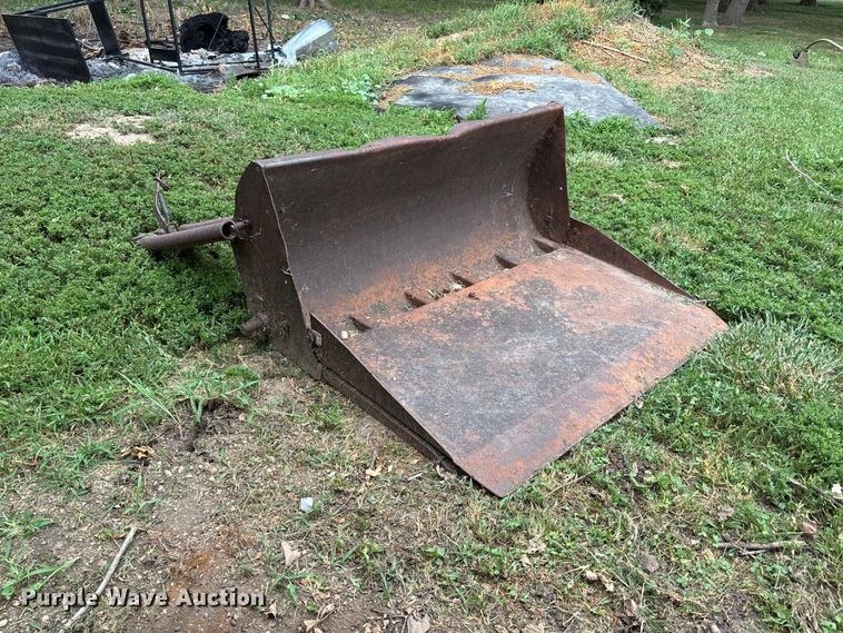 image for item NM9874 1946 McCormick Farmall H tractor