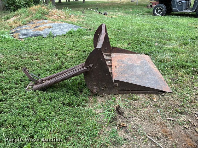 image for item NM9874 1946 McCormick Farmall H tractor