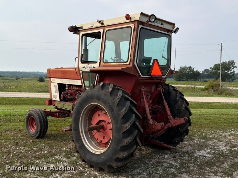 image for item OE9654 1974 International 966 tractor