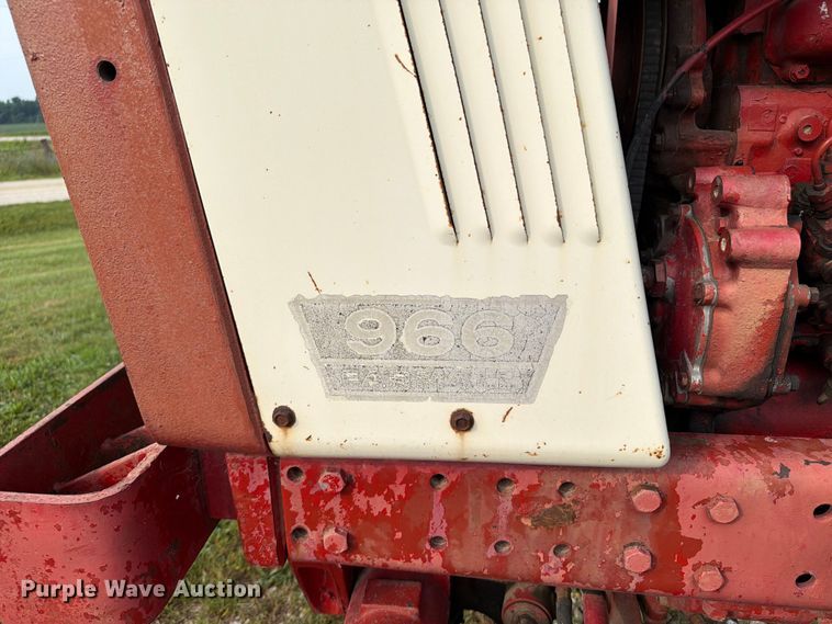 image for item OE9654 1974 International 966 tractor