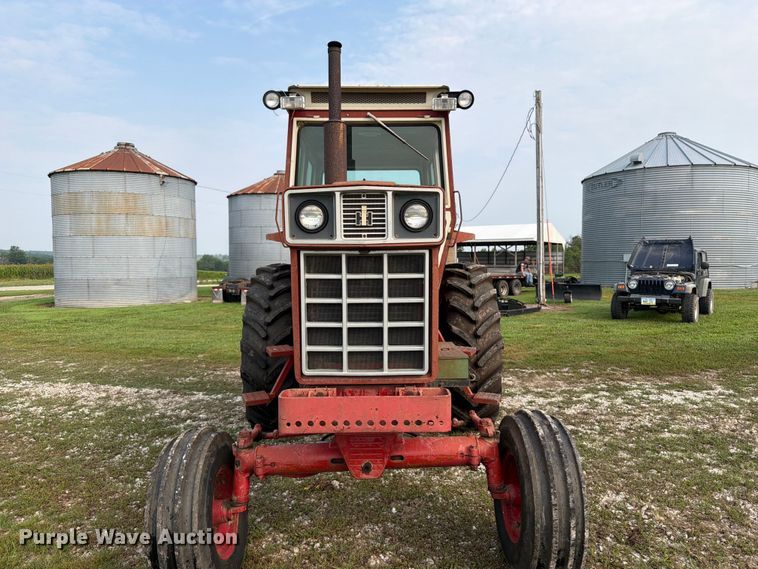 image for item OE9654 1974 International 966 tractor