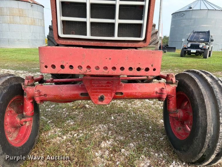 image for item OE9654 1974 International 966 tractor