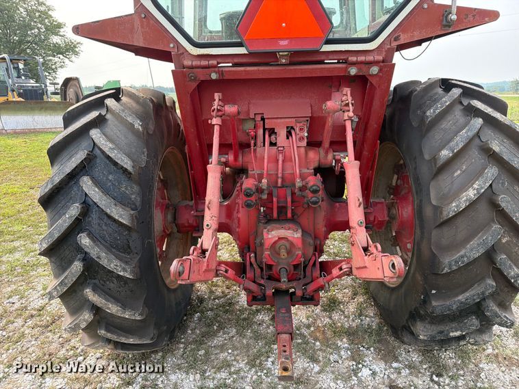 image for item OE9654 1974 International 966 tractor