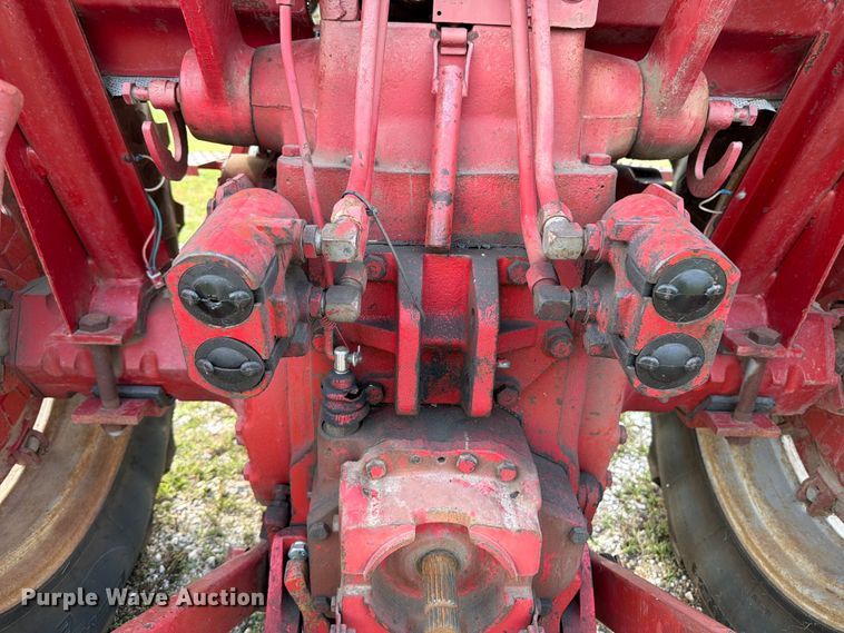 image for item OE9654 1974 International 966 tractor
