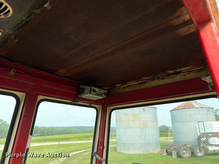 image for item OE9654 1974 International 966 tractor