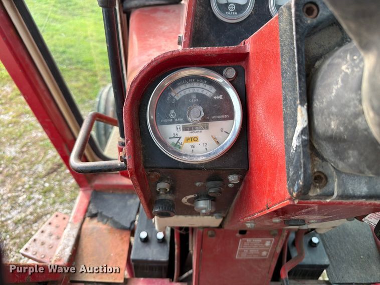 image for item OE9654 1974 International 966 tractor