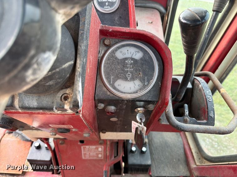 image for item OE9654 1974 International 966 tractor