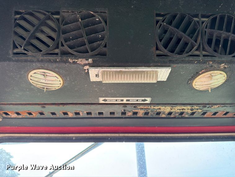image for item OE9654 1974 International 966 tractor