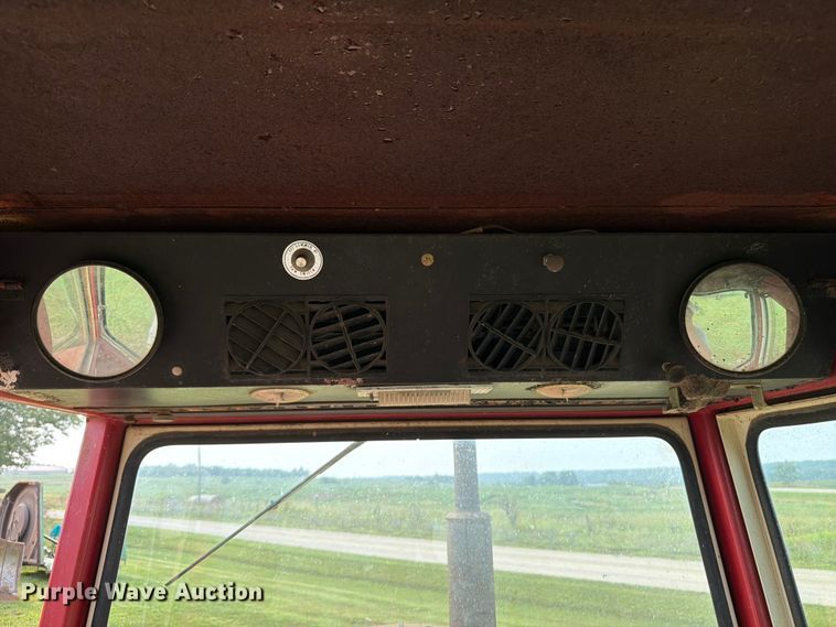 image for item OE9654 1974 International 966 tractor