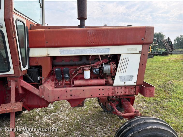 image for item OE9654 1974 International 966 tractor