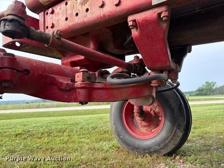 image for item OE9654 1974 International 966 tractor