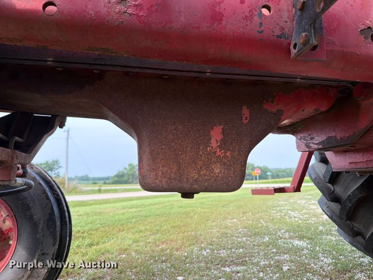 image for item OE9654 1974 International 966 tractor