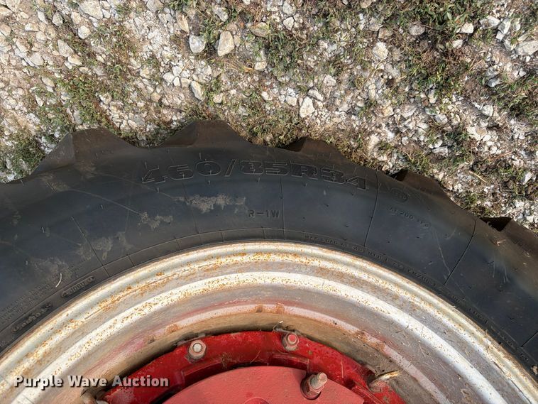 image for item OE9654 1974 International 966 tractor