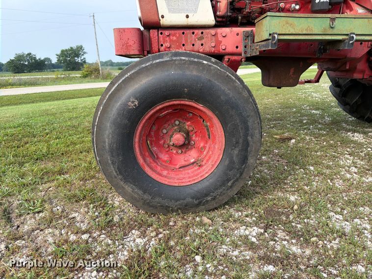 image for item OE9654 1974 International 966 tractor
