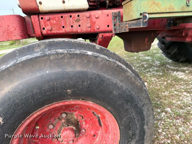 image for item OE9654 1974 International 966 tractor