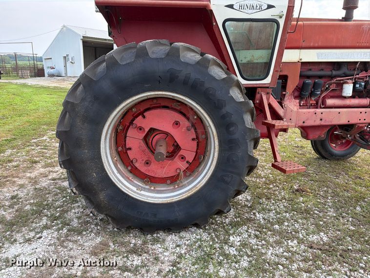 image for item OE9654 1974 International 966 tractor