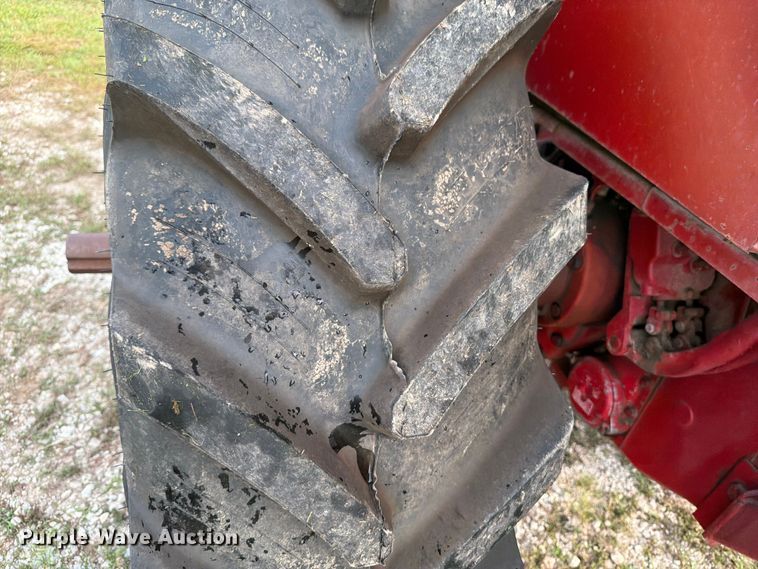 image for item OE9654 1974 International 966 tractor