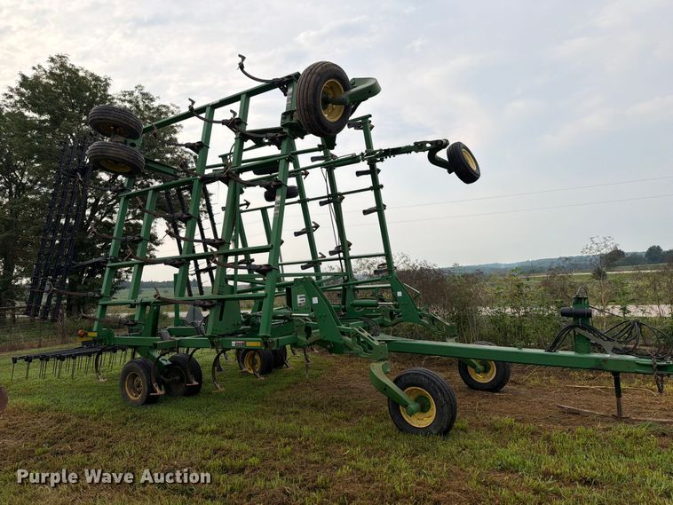 image for item OE9657 John Deere field cultivator
