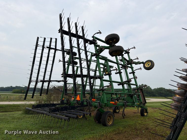 image for item OE9657 John Deere field cultivator
