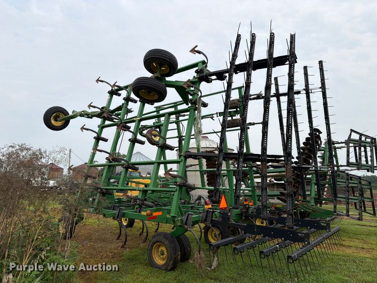 image for item OE9657 John Deere field cultivator