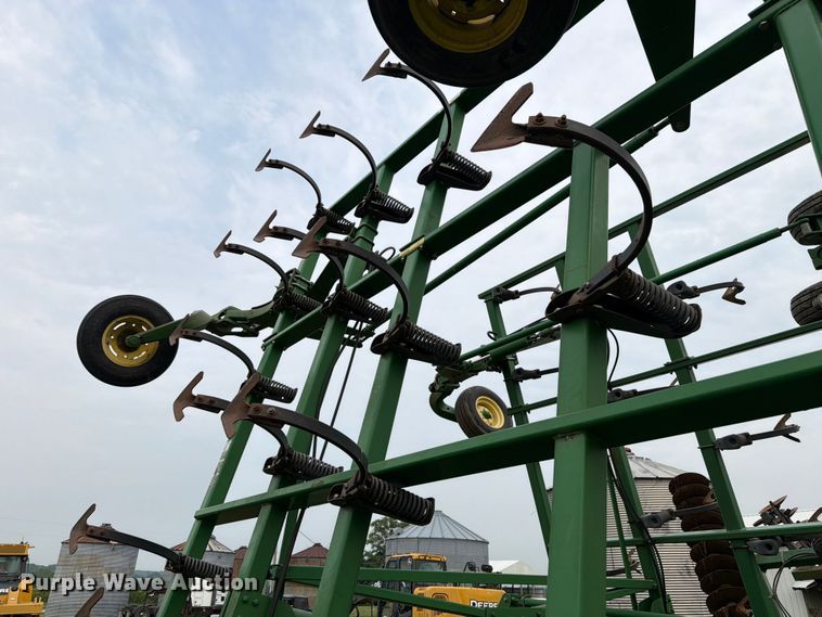 image for item OE9657 John Deere field cultivator